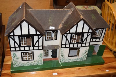 Lot 364 - 20th Century Tudor style dolls house, 80cm wide