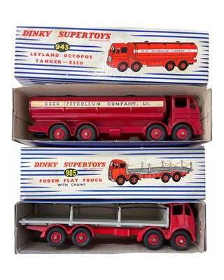 Lot 40 - A pair of boxed Dinky die-cast vehicles, to...