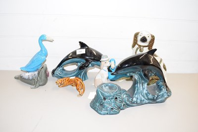 Lot 155 - MIXED LOT TO INCLUDE POOLE POTTERY DOLPHINS,...
