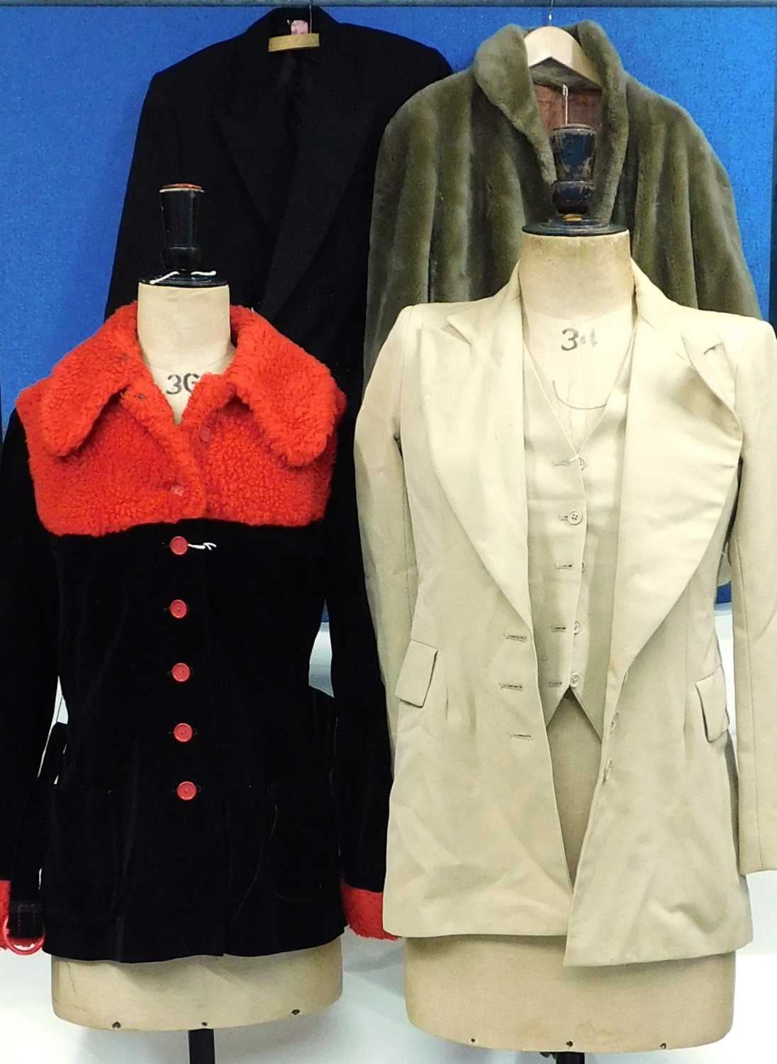Lot 67 - A quantity of mid 20th Century lady's and mens...