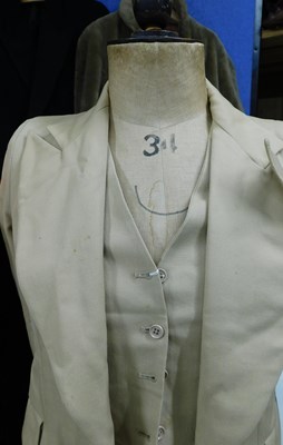 Lot 67 - A quantity of mid 20th Century lady's and mens...