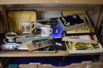 Lot 556 - Mixed Lot: Assorted flat ware, commemorative...