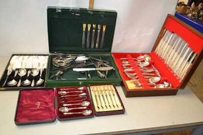 Lot 29 - Quantity of boxed plated wares