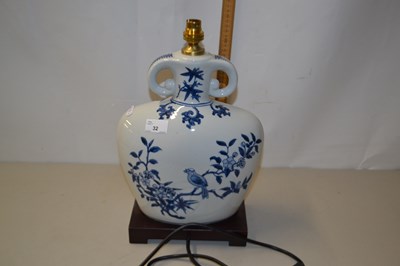 Lot 32 - Modern Chinese porcelain lamp