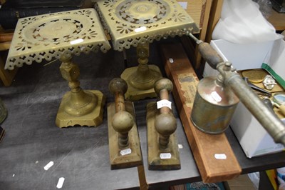 Lot 639 - Mixed Lot: Assorted metal wares to include...