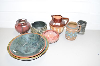 Lot 190 - MIXED CERAMICS TO INCLUDE BRETBY HIGH FIRED...