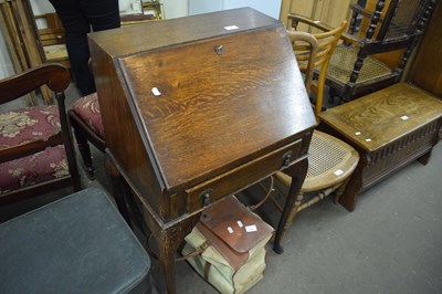 Lot 777 - A small bureau