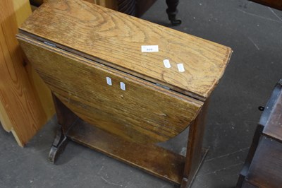 Lot 809 - Small oval drop leaf table