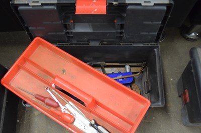 Lot 828 - Storage box and quantity of assorted tools