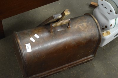 Lot 839 - Sewing machine in wooden carry case