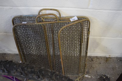 Lot 879 - Metal fire guard