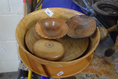 Lot 895 - A selection of wooden bowls and serving platters