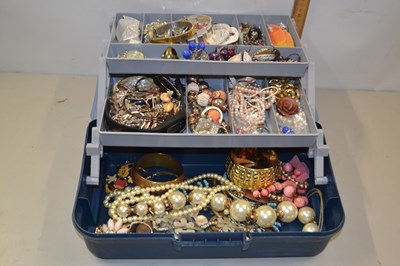 Lot 115 - Box of assorted costume jewellery