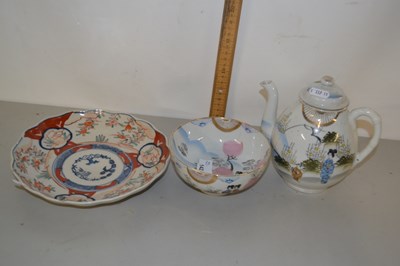 Lot 142 - Mixed Lot:  Chinese porcelain, Royal Doulton...