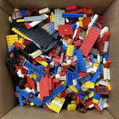 Lot 293 - A box of 1980s/1990s Lego bricks and pieces.