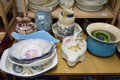 Lot 536 - VARIOUS CERAMICS TO INCLUDE A BRETBY...