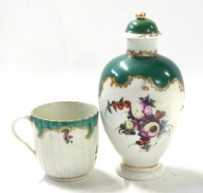 Lot 441 - 18th century Worcester porcelain tea caddy...