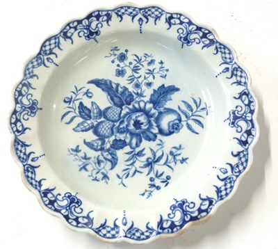 Lot 452 - 18th century Worcester porcelain plate with...