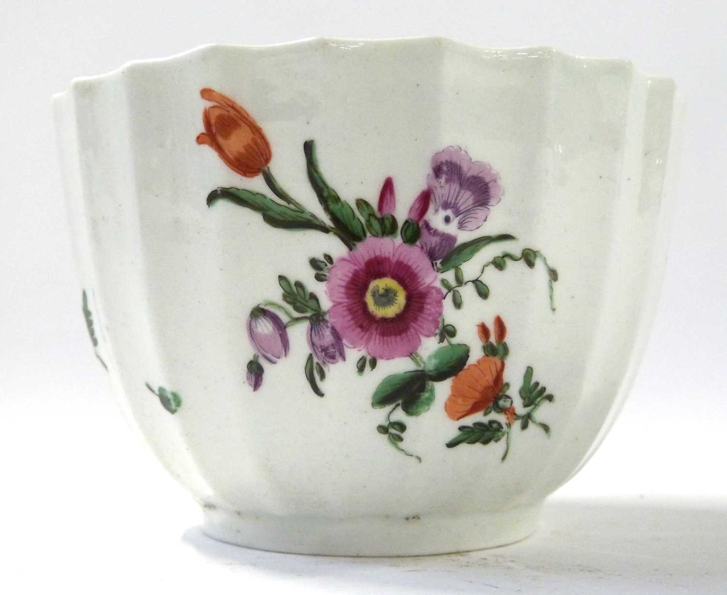 Lot 459 - 18th century Worcester porcelain sucrier,