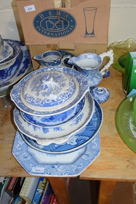 Lot 617 - GROUP OF BLUE AND WHITE WARES, PEARLWARE JUGS,...
