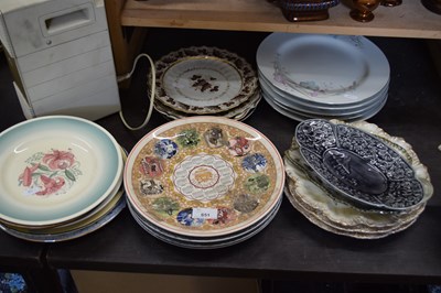 Lot 651 - QUANTITY OF ENGLISH PORCELAIN PLATES