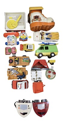 Lot 279 - A collection of various 1970s+ Fisher Price,...