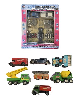 Lot 77 - A mixed lot of tinplate, plastic and die-cast...
