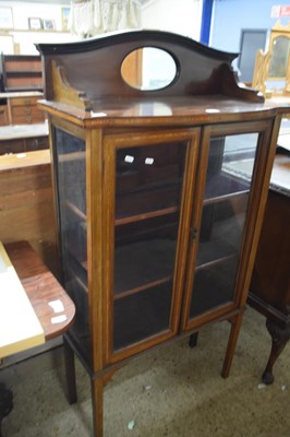 Lot 246 - An Edwardian mahogany mirror back display cabinet