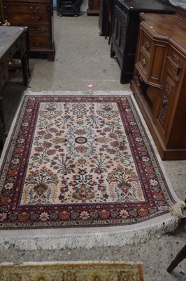 Lot 261 - 20th Century floral pattern rug