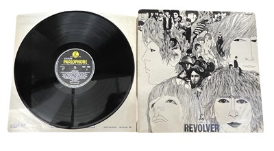 Lot 353 - 12'' vinyl LP of The Beatles: Revolver.  PMC 7009