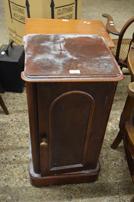 Lot 302 - VICTORIAN MAHOGANY SINGLE DOOR BEDSIDE CABINET,...