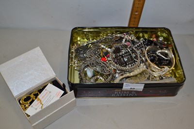 Lot 80 - Tin of assorted costume jewellery