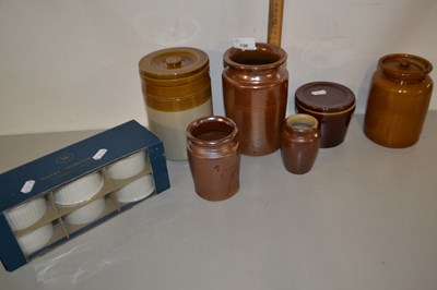 Lot 136 - Mixed Lot: Various stone ware jars etc