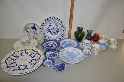 Lot 146 - Mixed Lot: Various ceramics and glass to...