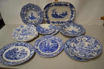 Lot 167 - Mixed Lot: Various blue and white ceramics to...