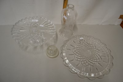 Lot 172 - Glass tazza and other items