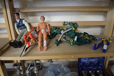 Lot 553 - Mixed Lot: Vintage Action Man figures and others