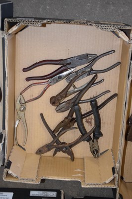 Lot 793 - BOX OF ASSORTED PLIERS