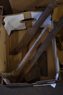 Lot 802 - BOX OF MIXED ITEMS TO INCLUDE HAND AXE AND...