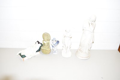 Lot 192 - MIXED LOT COMPRISING A ROYAL DOULTON FIGURINE '...