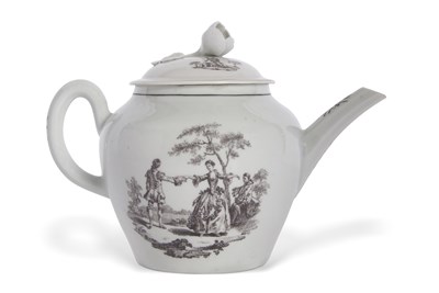 Lot 100 - A Worcester porcelain teapot circa 1760 with...