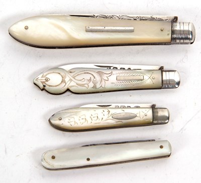 Lot 221 - Mixed Lot:  A late Victorian silver bladed...