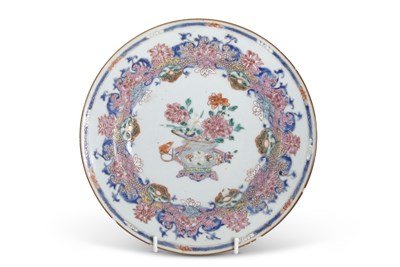 Lot 140 - A early 18th Century Chinese porcelain plate,...