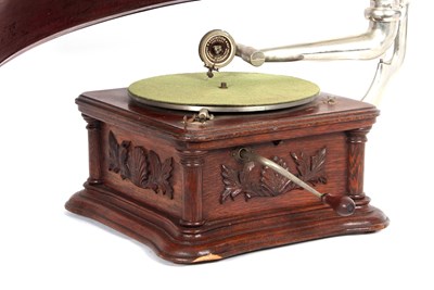 Lot 361 - Rare Early Monarch Gramophone by The Gramophone & Typewriter Ltd