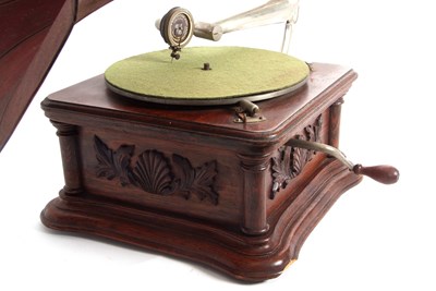 Lot 361 - Rare Early Monarch Gramophone by The Gramophone & Typewriter Ltd