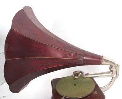 Lot 361 - Rare Early Monarch Gramophone by The Gramophone & Typewriter Ltd