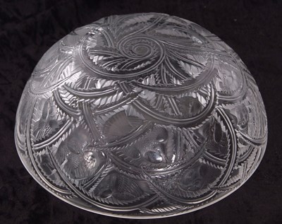 Lot 22 - A post war Lalique dish in the Pinsons pattern...