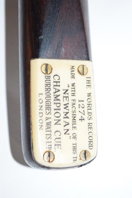 Lot 165 - Cue with a badge for Tom Newman, with insert...