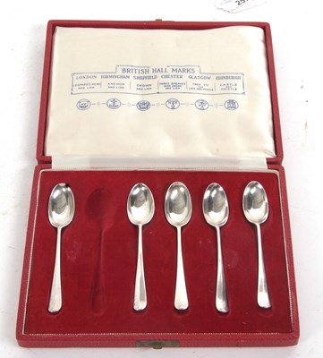 Lot 257 - A cased set of five (of six) silver rat tail...