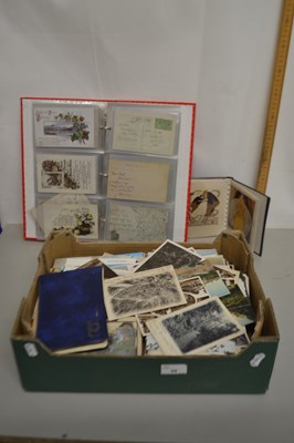Lot 60 - Large box of assorted postcards